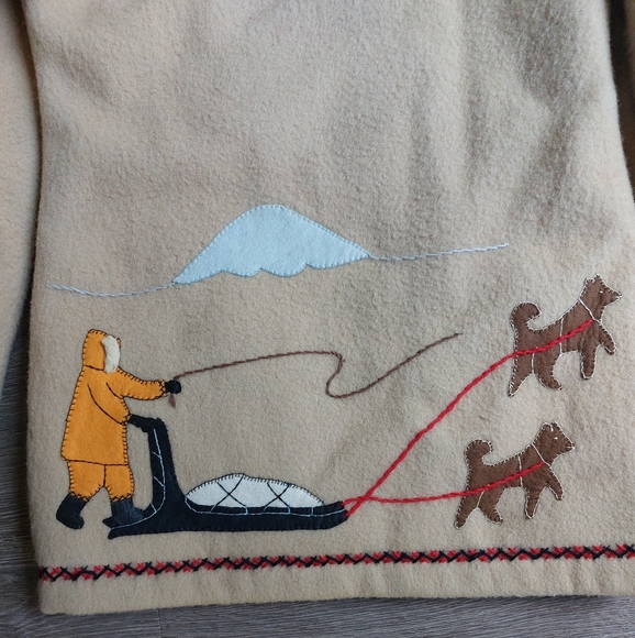 Vintage James Bay wool snow shoe coat with fur trimmed hood. Medium M - Picture 11 of 14